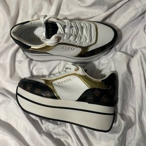 Guess Women's Camrio Casual Double Platform Lace Up Sneakers